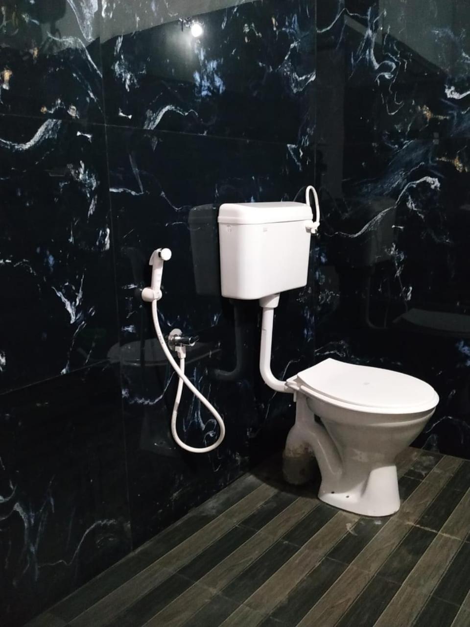The Ocean View Hotel Ullāl Екстериор снимка